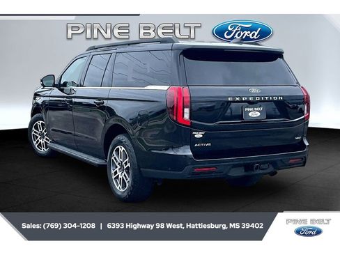 Used 2025 Ford Expedition Max Active AWD/4WD image 2
