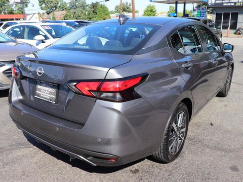 Used 2025 Nissan Versa SV FWD image 5