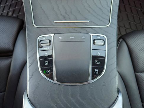 Used 2021 Mercedes-Benz GLC 300 4MATIC image 27