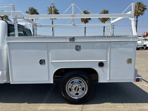 New 2025 Ford F350 XL w/ XL Chrome Package image 15