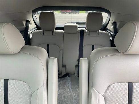 Used 2024 MAZDA CX-90 Plug-In Hybrid w/ Premium Pkg image 11