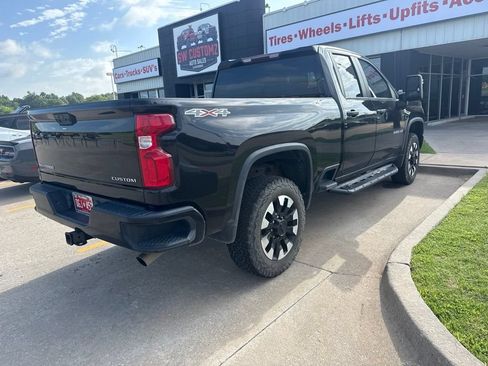 Used 2020 Chevrolet Silverado 2500 Custom w/ Custom Value Package AWD/4WD image 3