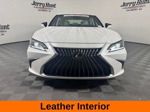 Used 2024 Lexus ES 350 w/ Premium Package FWD image 4