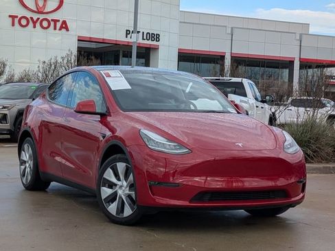 Used 2023 Tesla Model Y Long Range image 2