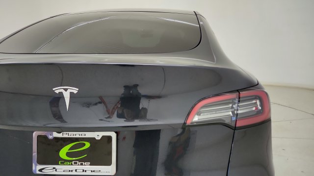 Used 2024 Tesla Model Y 2WD image 26