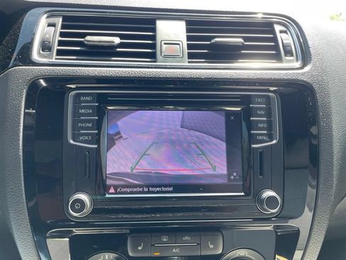 Used 2016 Volkswagen Jetta Sport FWD image 11
