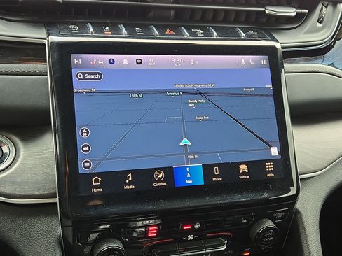 Used 2023 Jeep Grand Cherokee L Limited image 19