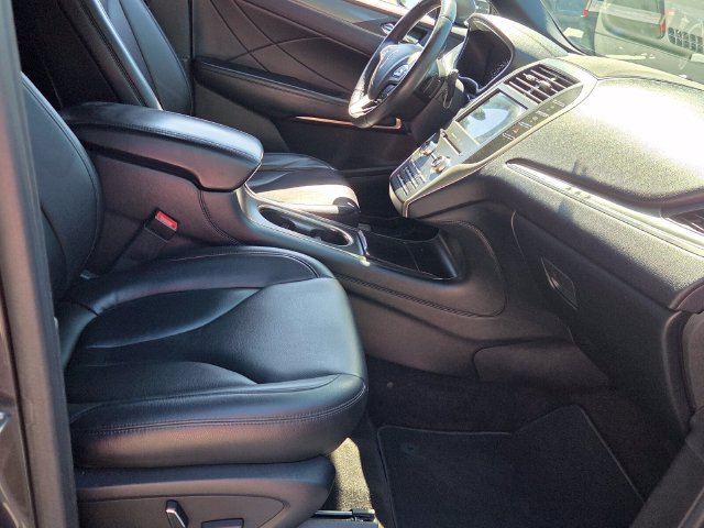 Used 2019 Lincoln MKC Premiere FWD image 12