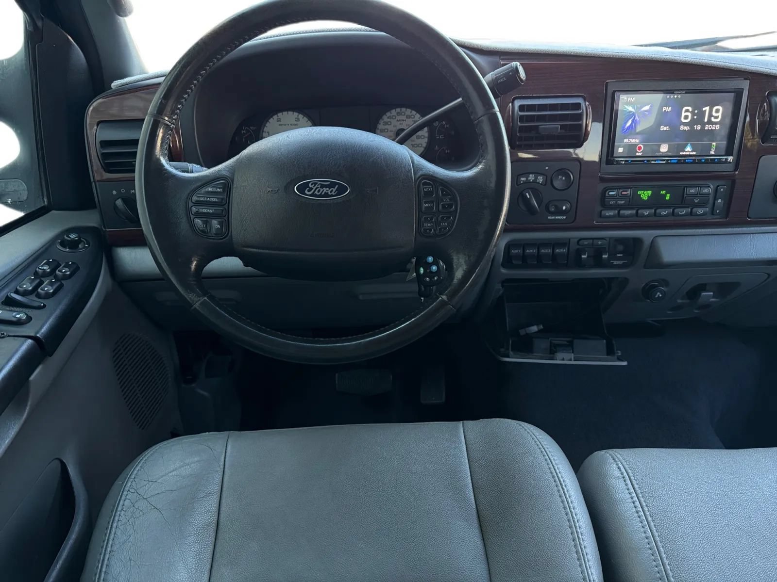 Used 2007 Ford F350 Lariat AWD/4WD image 26