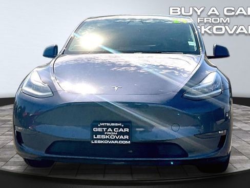 Used 2021 Tesla Model Y Long Range AWD/4WD image 3