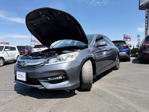Used 2016 Honda Accord EX image 13