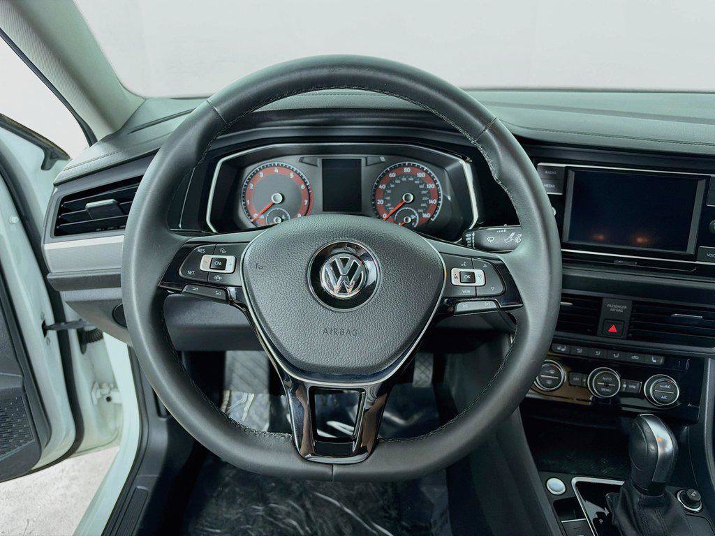 Used 2020 Volkswagen Jetta SE w/ SE Cold Weather Package FWD image 11