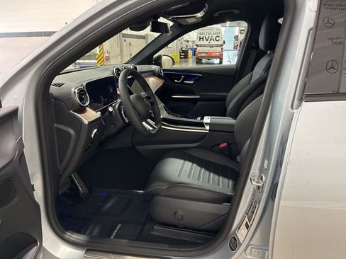 Used 2025 Mercedes-Benz GLC 300 GLC 300 image 13