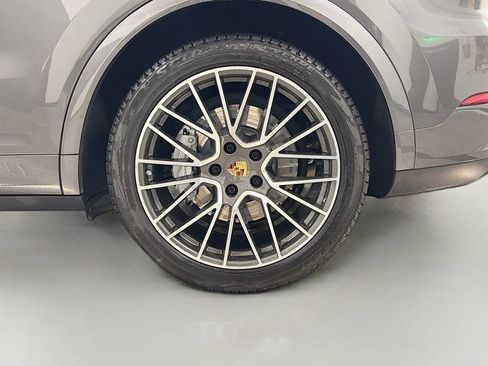 Certified 2023 Porsche Cayenne Turbo AWD/4WD image 35