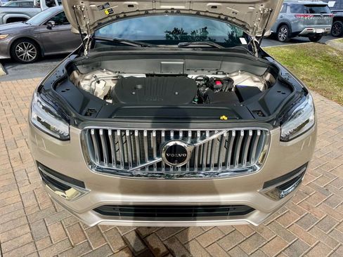 Used 2024 Volvo XC90 B5 Plus image 18