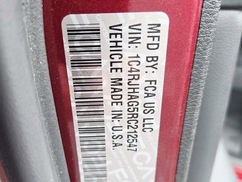 Used 2024 Jeep Grand Cherokee Altitude image 38