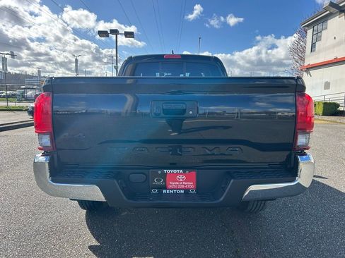 Certified 2018 Toyota Tacoma SR5 w/ SR5 Appearance Package (SM) image 6