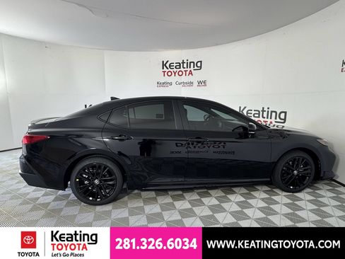 New 2026 Toyota Camry SE w/ Convenience Package FWD image 4