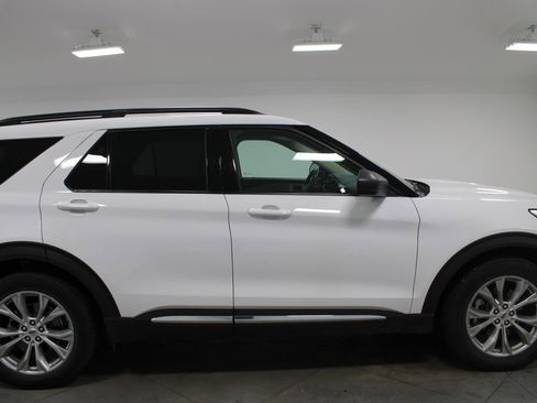 Used 2020 Ford Explorer XLT w/ Equipment Group 202A image 11