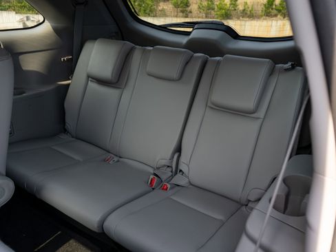 Used 2019 Toyota Highlander XLE image 20