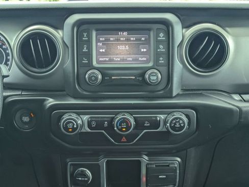 Used 2021 Jeep Gladiator Sport AWD/4WD image 18