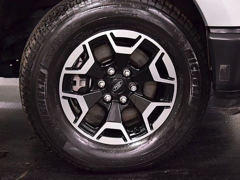 Used 2023 Ford F150 Lightning Pro image 11