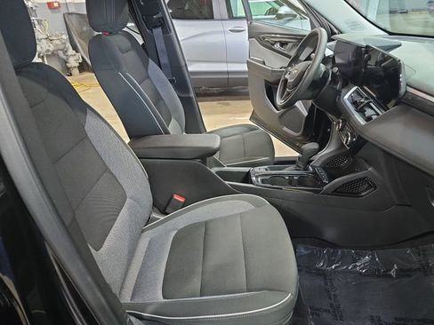 Used 2025 Chevrolet TrailBlazer LT AWD/4WD image 12