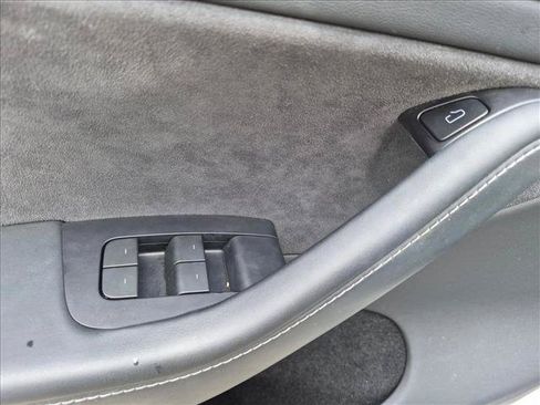 Used 2024 Tesla Model Y Long Range AWD/4WD image 10