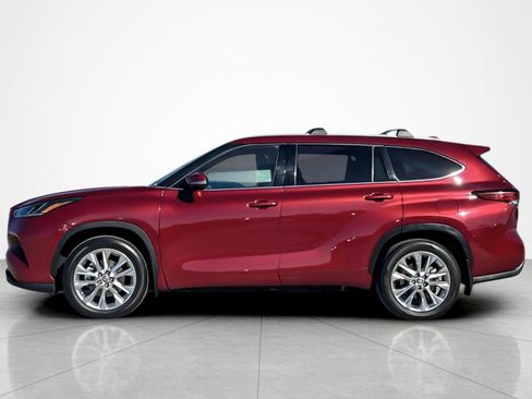 Used 2023 Toyota Highlander Limited image 2