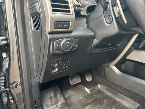 Used 2019 Ford F150 Raptor w/ Equipment Group 802A Luxury image 22