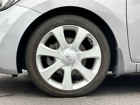 Used 2013 Hyundai Elantra Limited image 21