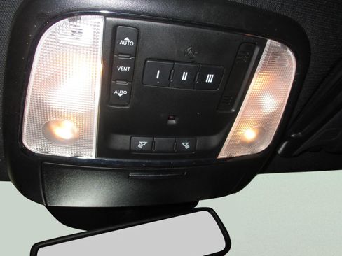 Used 2014 Dodge Charger R/T image 15