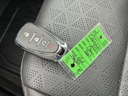 Used 2023 Chevrolet Bolt EUV LT w/ Convenience Package FWD image 19