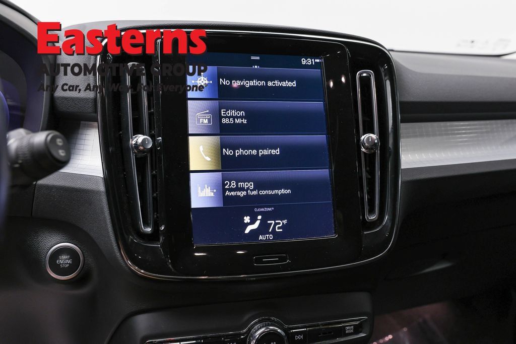 Used 2021 Volvo XC40 T4 Momentum FWD image 19