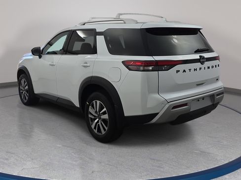 New 2025 Nissan Pathfinder SL w/ Black Appearance Package image 7