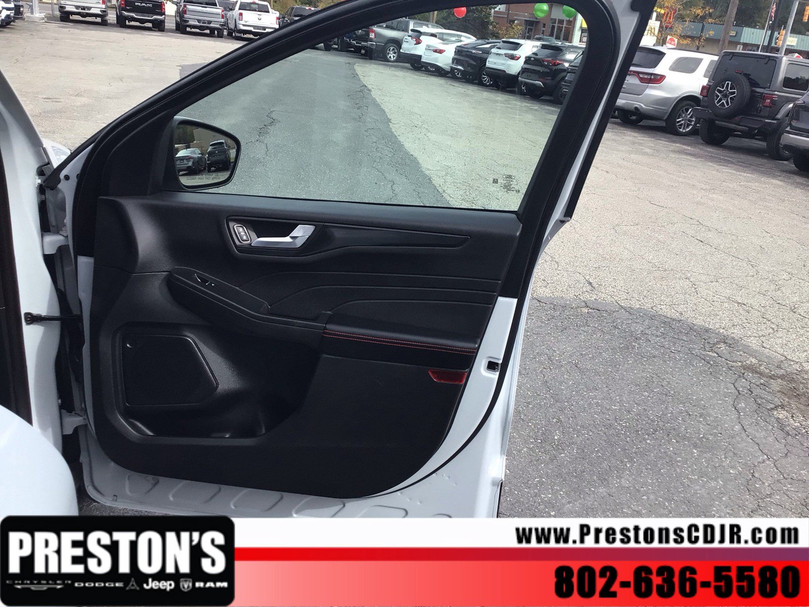 Used 2025 Ford Escape ST-Line Select AWD/4WD image 26