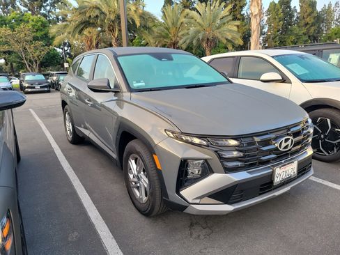 Used 2026 Hyundai Tucson SE FWD image 3