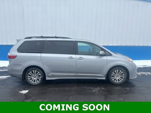 Used 2018 Toyota Sienna XLE Premium w/ Protection Package image 1