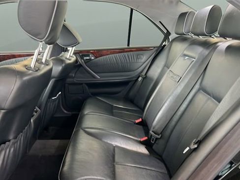 Used 2000 Mercedes-Benz E 320 Sedan image 17