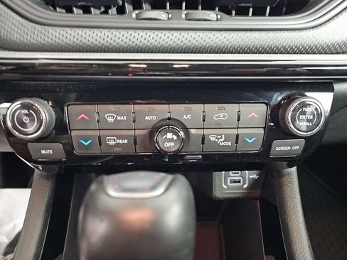 Used 2023 Jeep Compass Trailhawk image 21