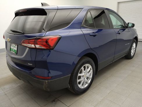 Used 2022 Chevrolet Equinox LS AWD/4WD image 9