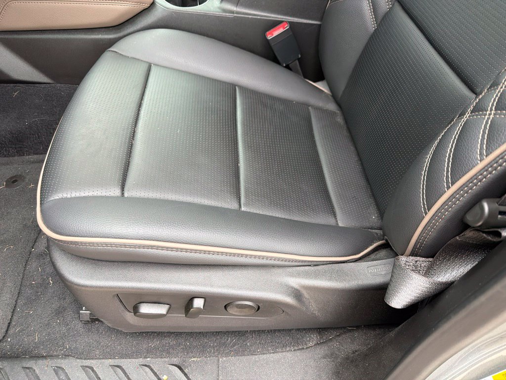 Used 2025 GMC Canyon Denali AWD/4WD image 7