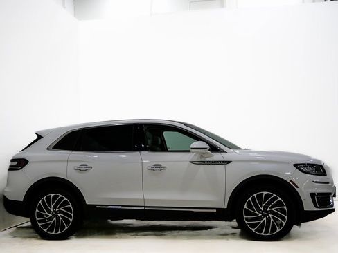 Used 2020 Lincoln Nautilus Reserve w/ Equipment Group 201A image 5