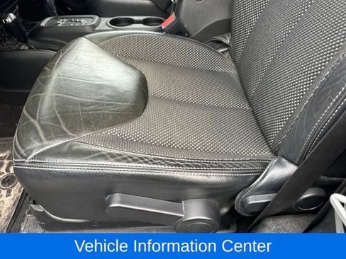 Used 2016 Jeep Wrangler Sahara image 10