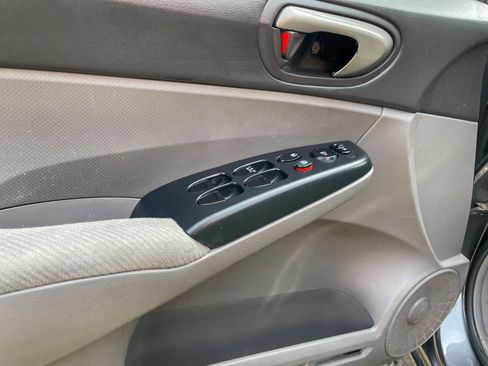 Used 2010 Honda Civic LX image 11