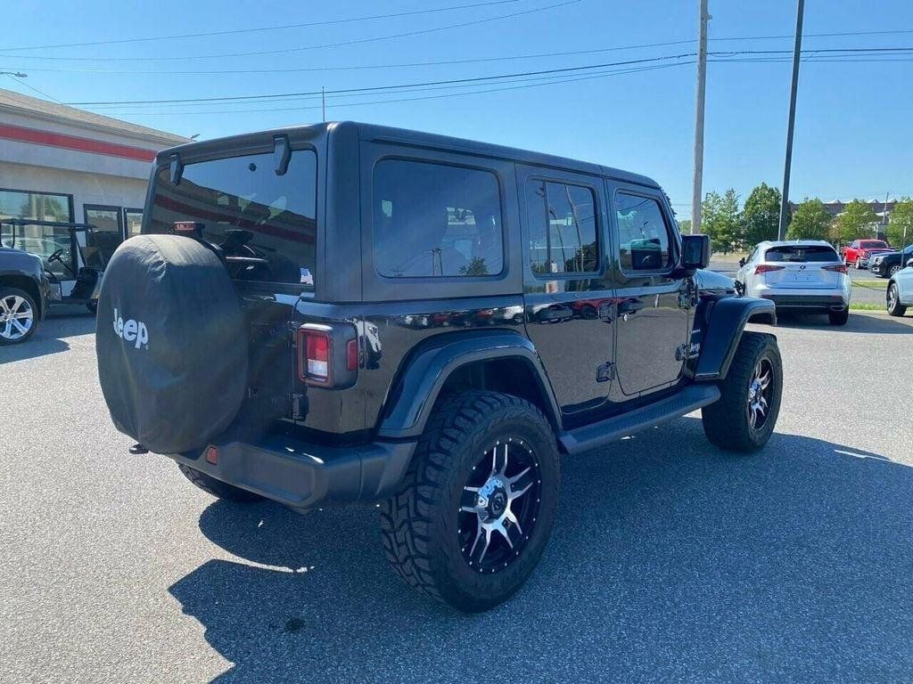 Used 2019 Jeep Wrangler Unlimited Sahara AWD/4WD image 4