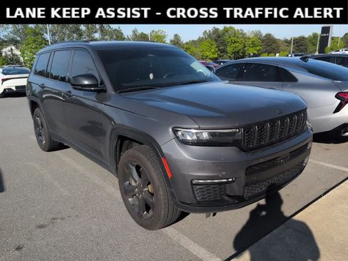 Used 2022 Jeep Grand Cherokee L Limited w/ Black Appearance Package AWD/4WD image 3