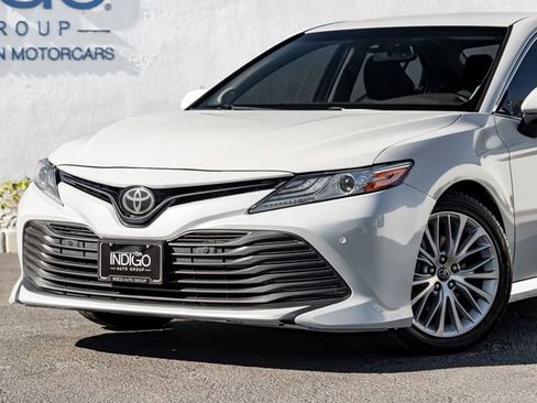 Used 2018 Toyota Camry XLE w/ Audio Package image 2