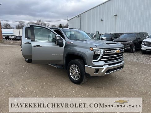 Used 2025 Chevrolet Silverado 3500 LTZ w/ LTZ Plus Package image 46