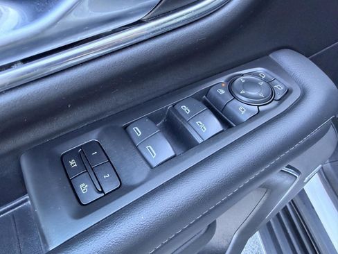 Used 2022 Chevrolet Tahoe LT w/ Luxury Package image 15